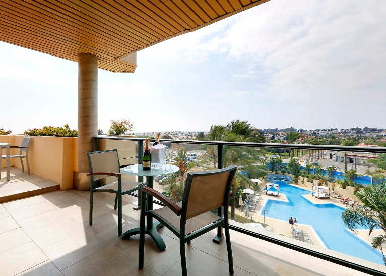 4 Nights - Cancelada - from 749€ per person